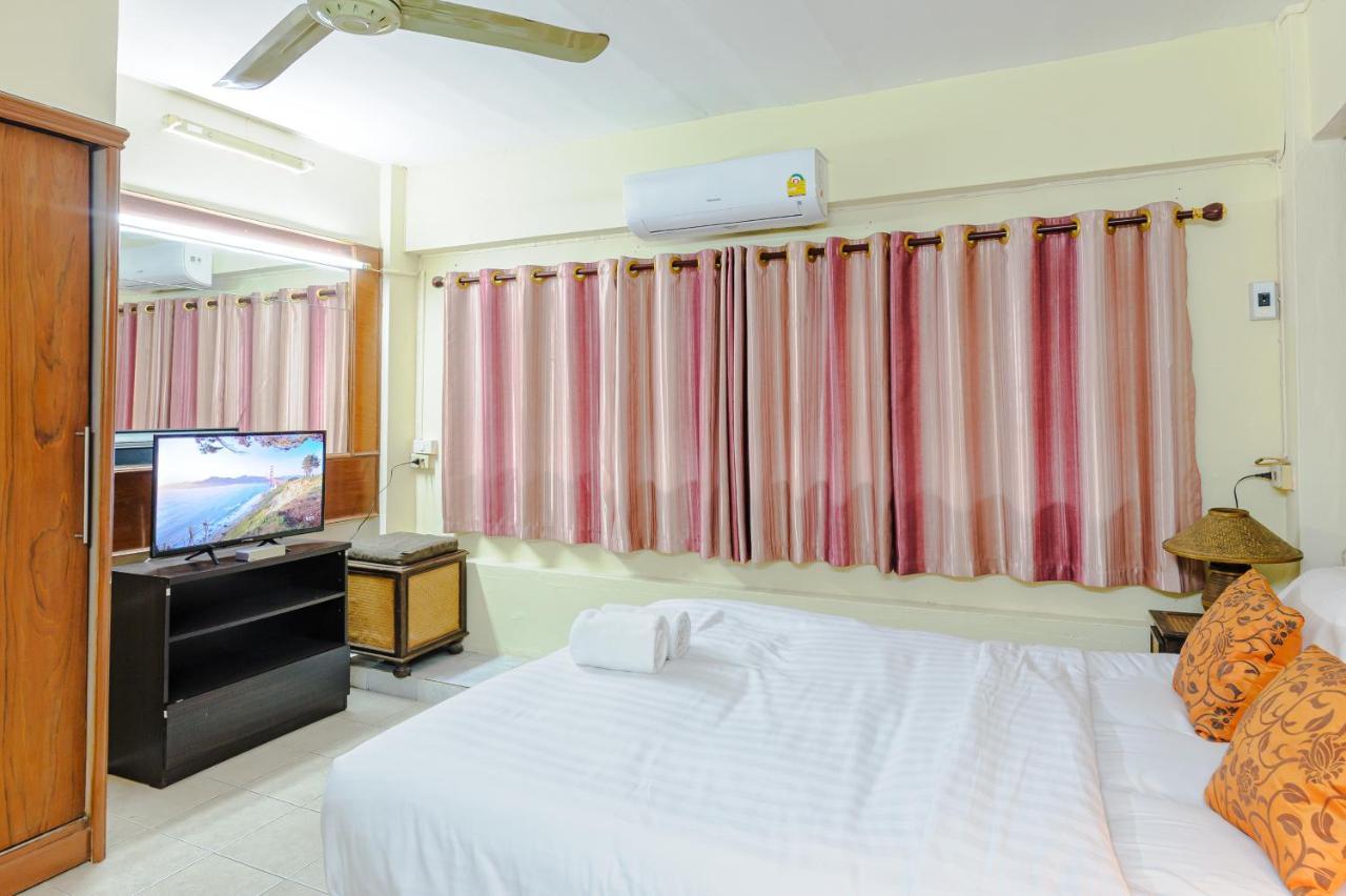 High5 Guesthouse Pattaya Eksteriør billede