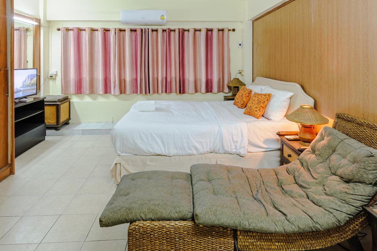 High5 Guesthouse Pattaya Eksteriør billede