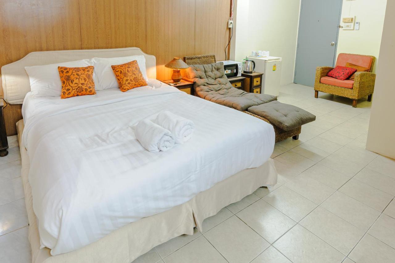 High5 Guesthouse Pattaya Eksteriør billede