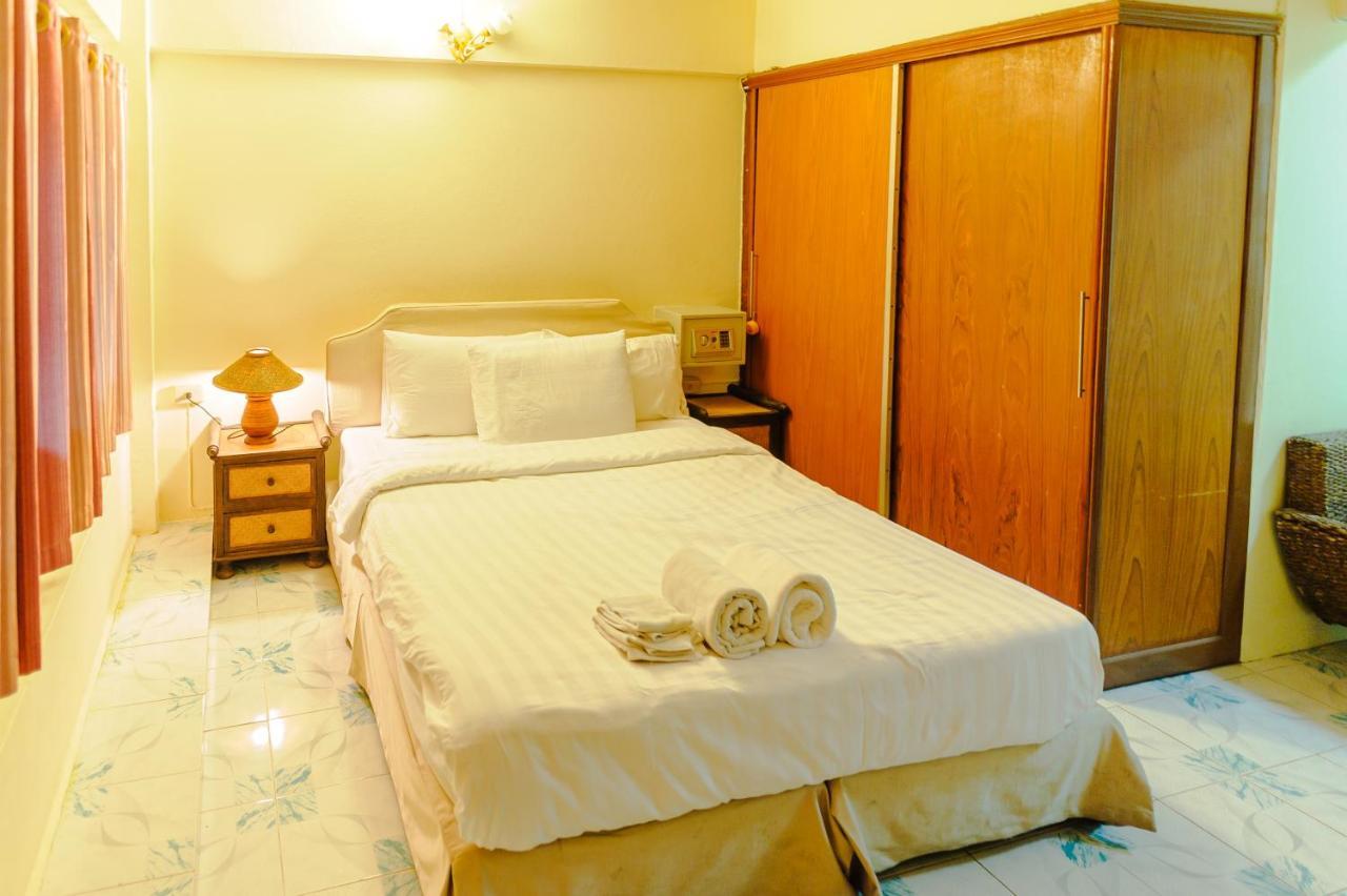High5 Guesthouse Pattaya Eksteriør billede