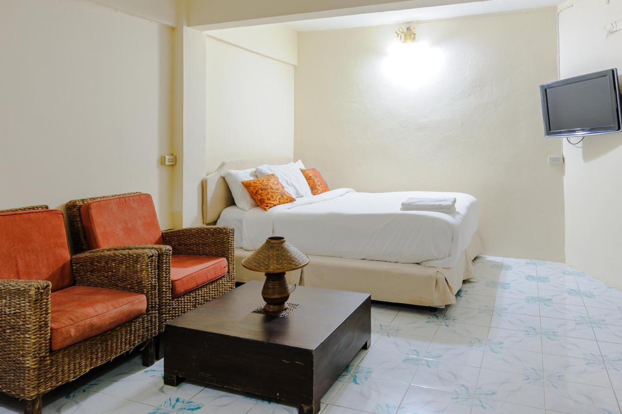 High5 Guesthouse Pattaya Eksteriør billede
