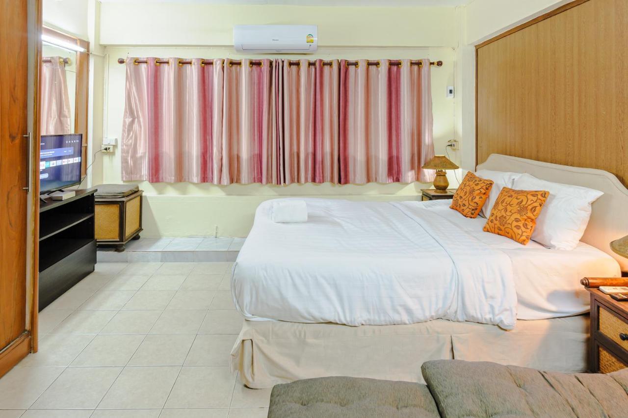 High5 Guesthouse Pattaya Eksteriør billede