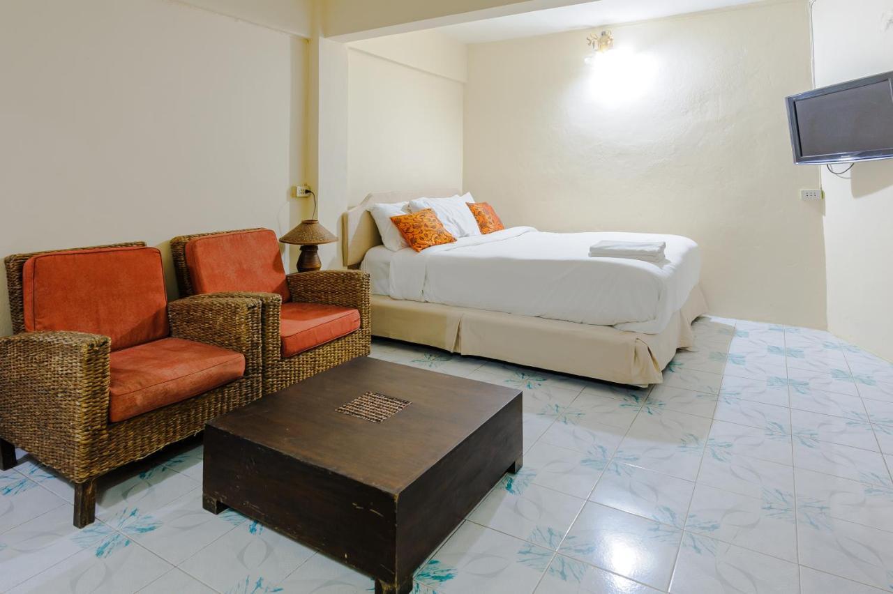 High5 Guesthouse Pattaya Eksteriør billede