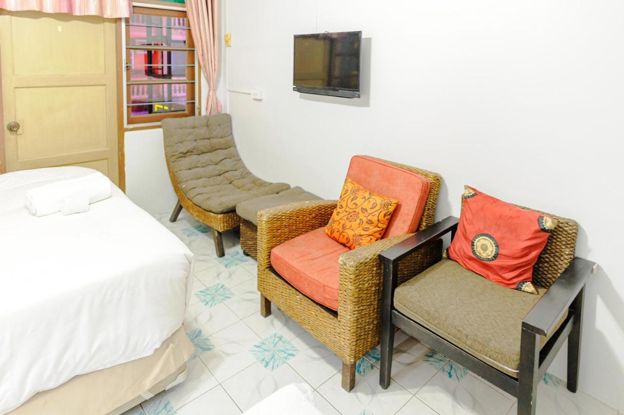 High5 Guesthouse Pattaya Eksteriør billede