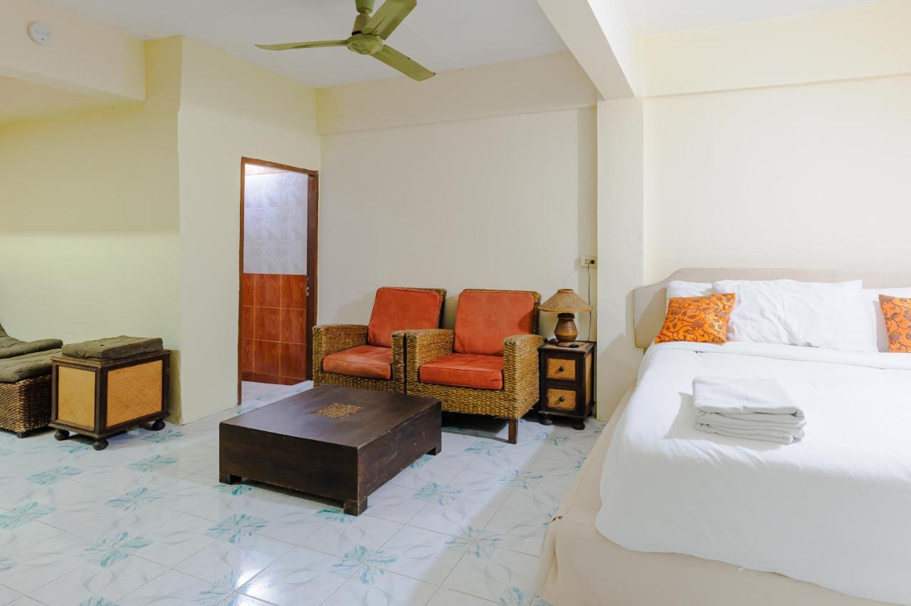 High5 Guesthouse Pattaya Eksteriør billede