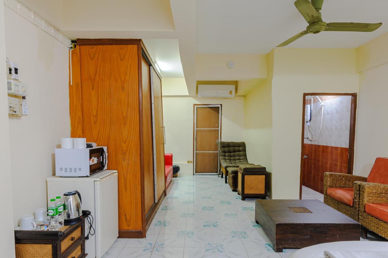 High5 Guesthouse Pattaya Eksteriør billede