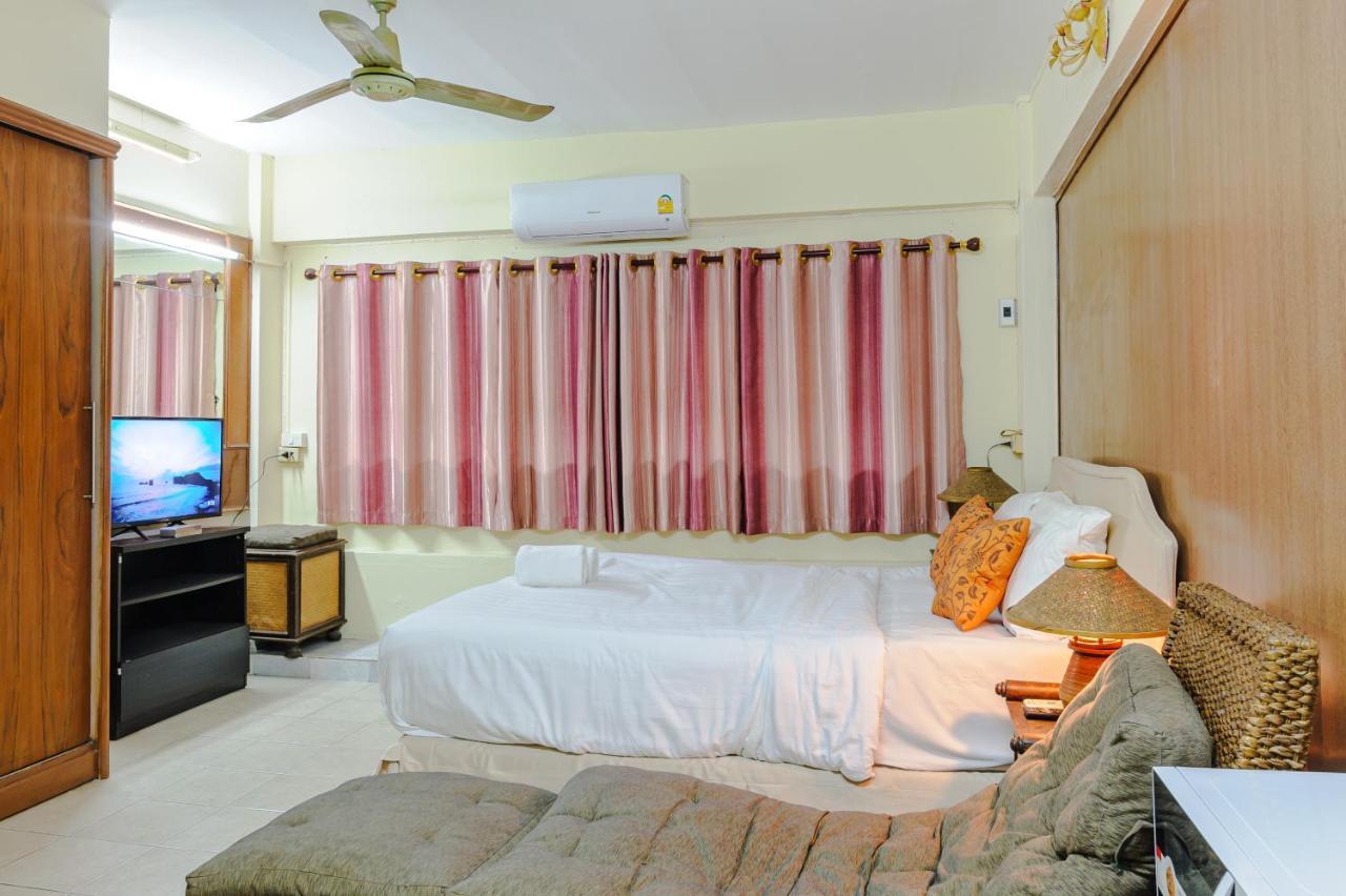High5 Guesthouse Pattaya Eksteriør billede