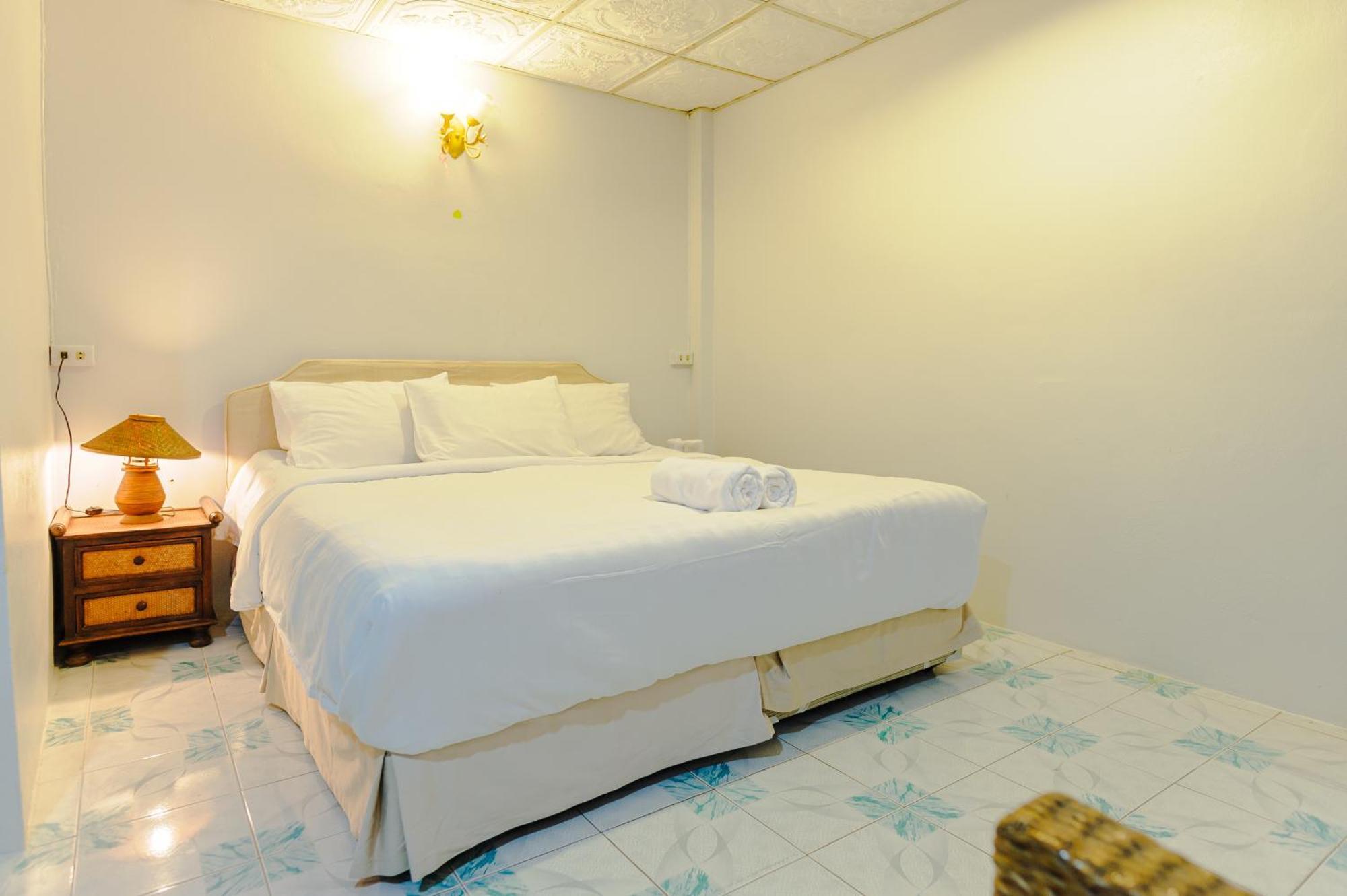 High5 Guesthouse Pattaya Eksteriør billede