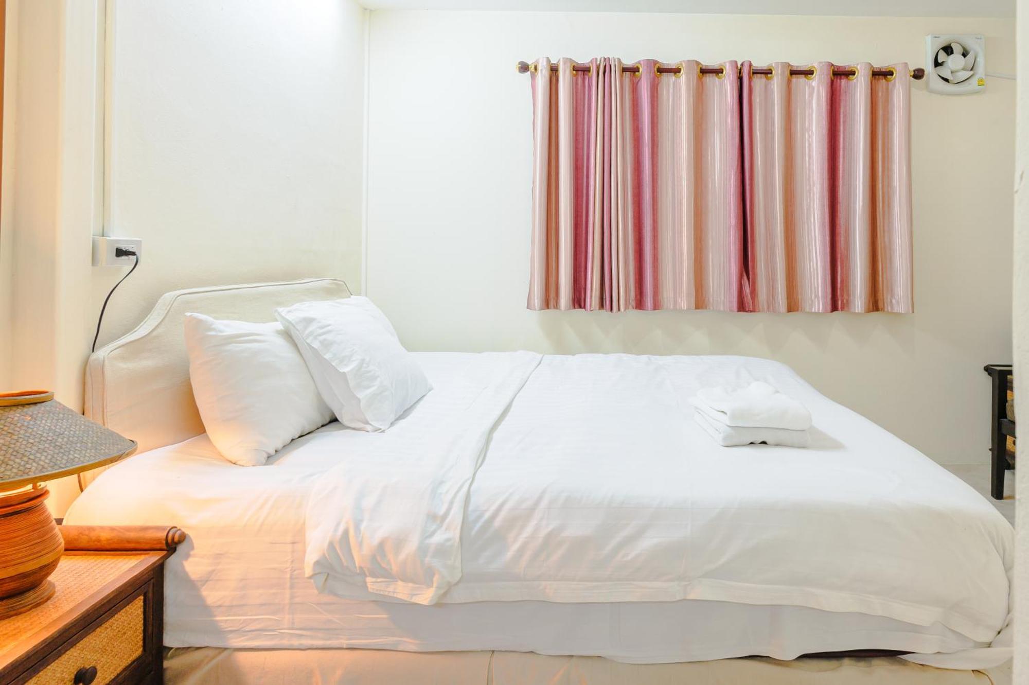 High5 Guesthouse Pattaya Eksteriør billede