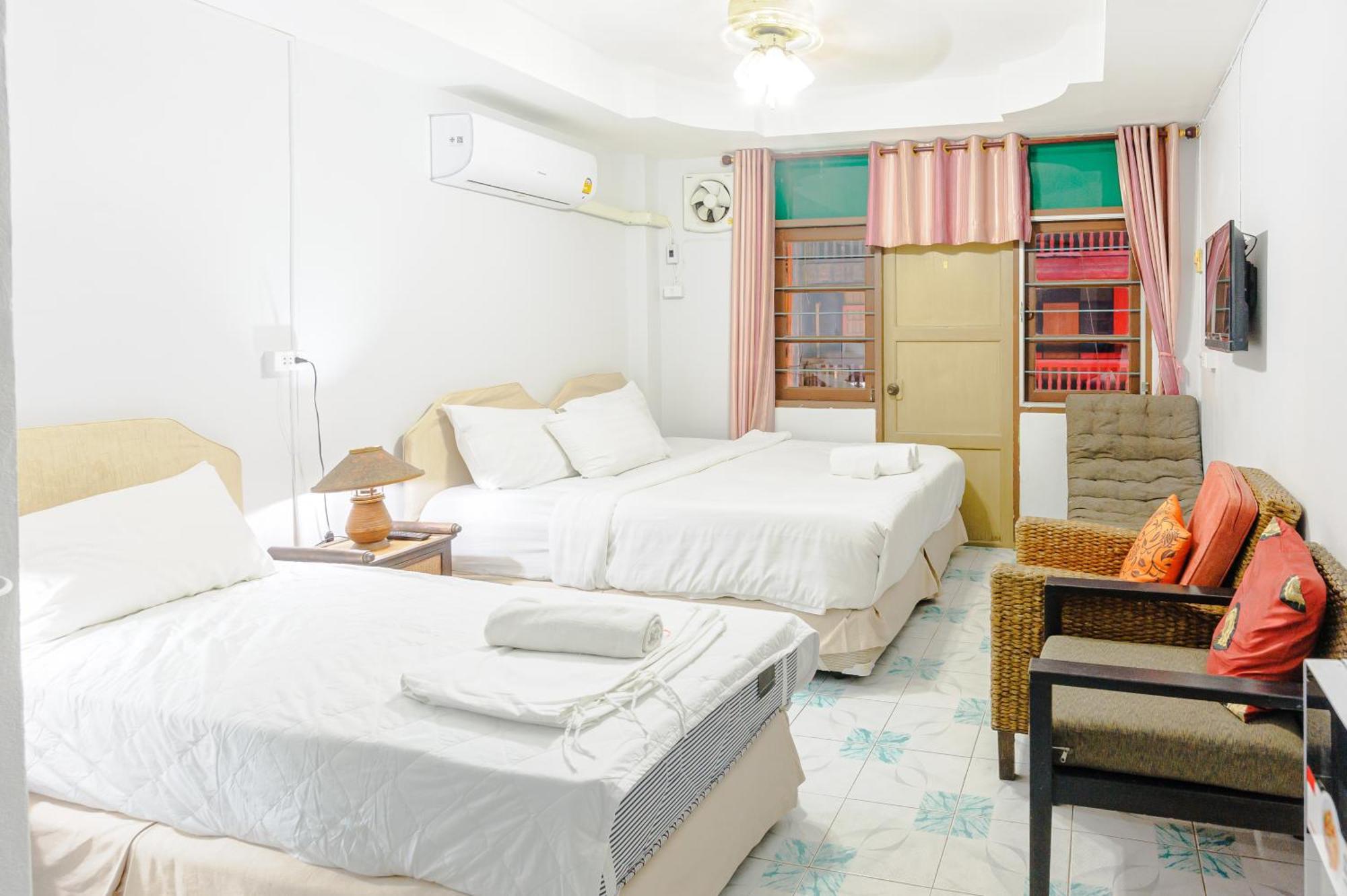 High5 Guesthouse Pattaya Eksteriør billede