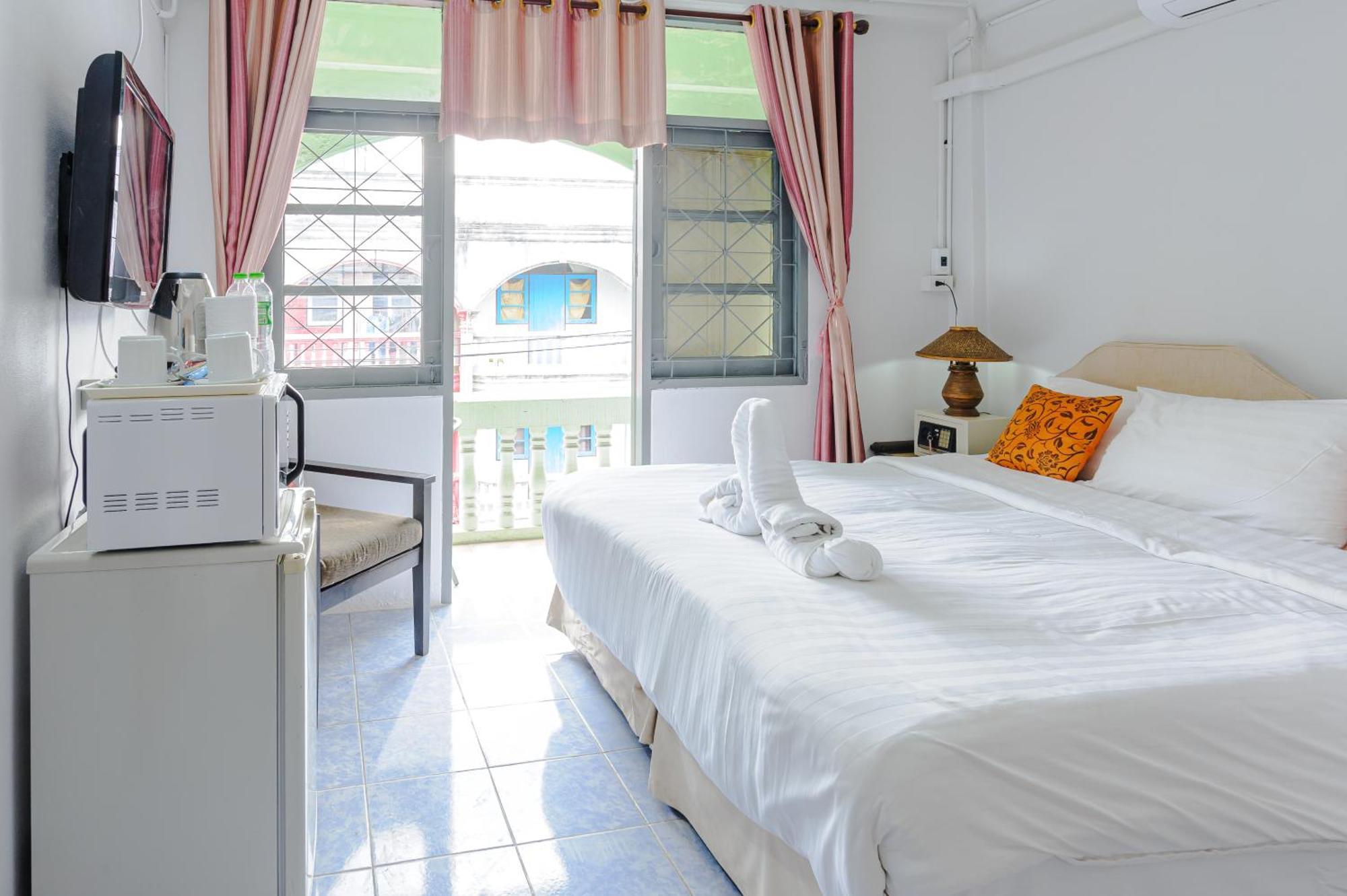 High5 Guesthouse Pattaya Eksteriør billede