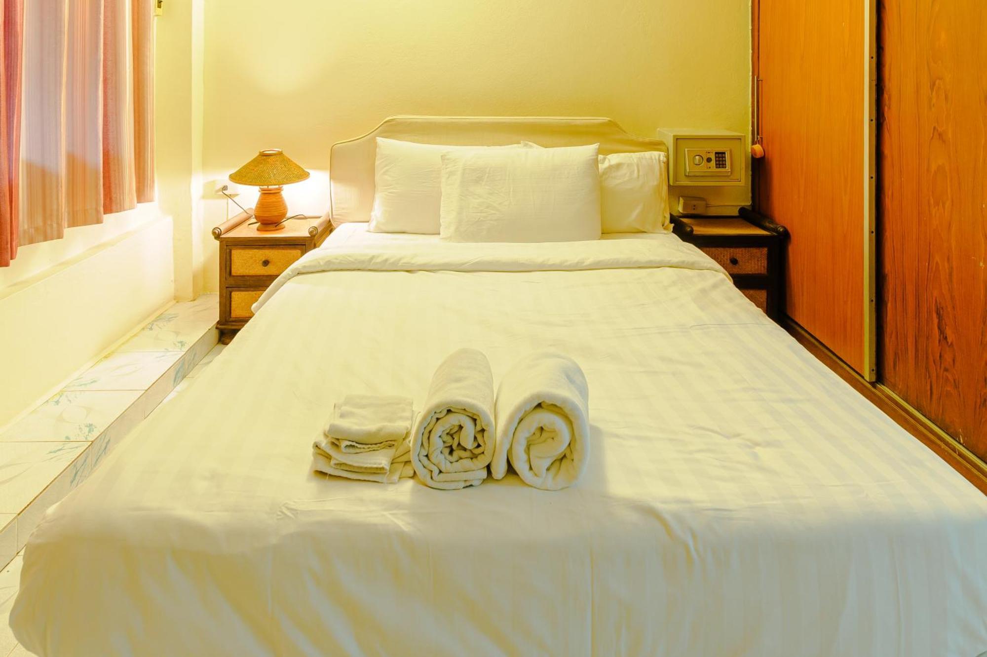 High5 Guesthouse Pattaya Eksteriør billede