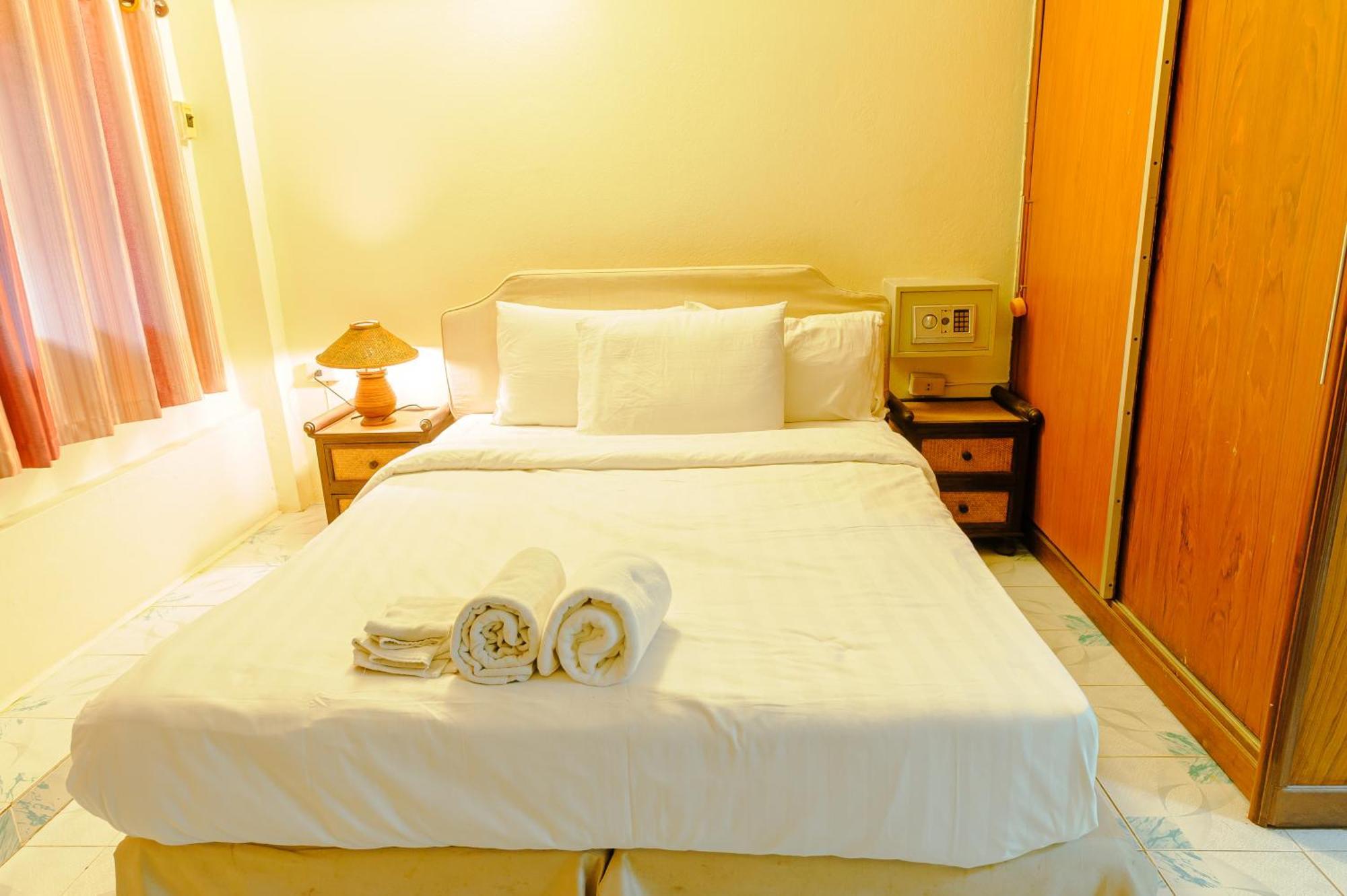 High5 Guesthouse Pattaya Eksteriør billede