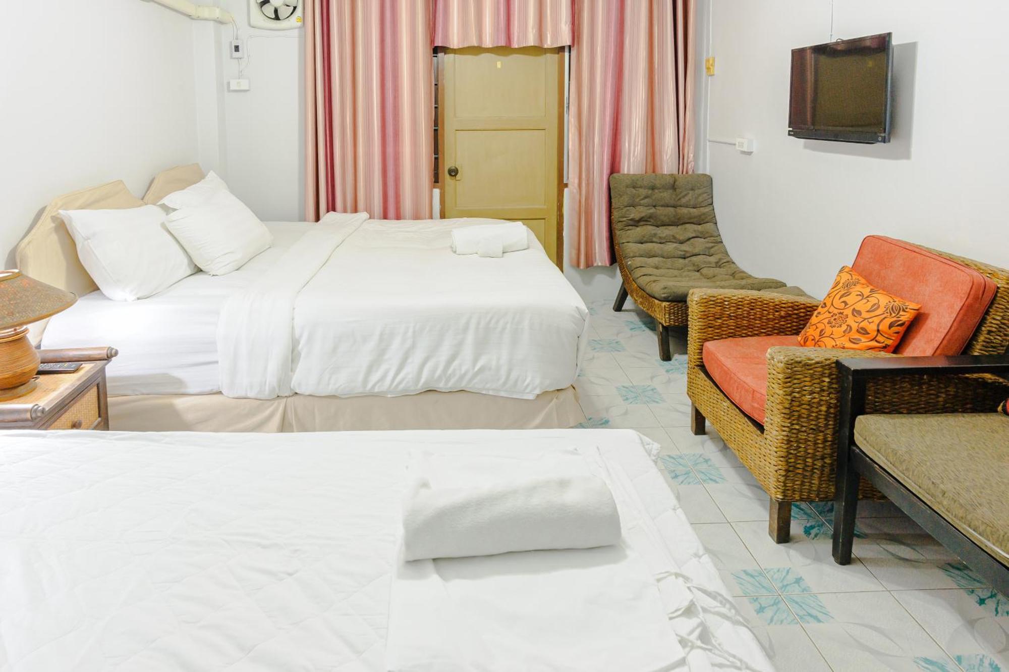 High5 Guesthouse Pattaya Eksteriør billede