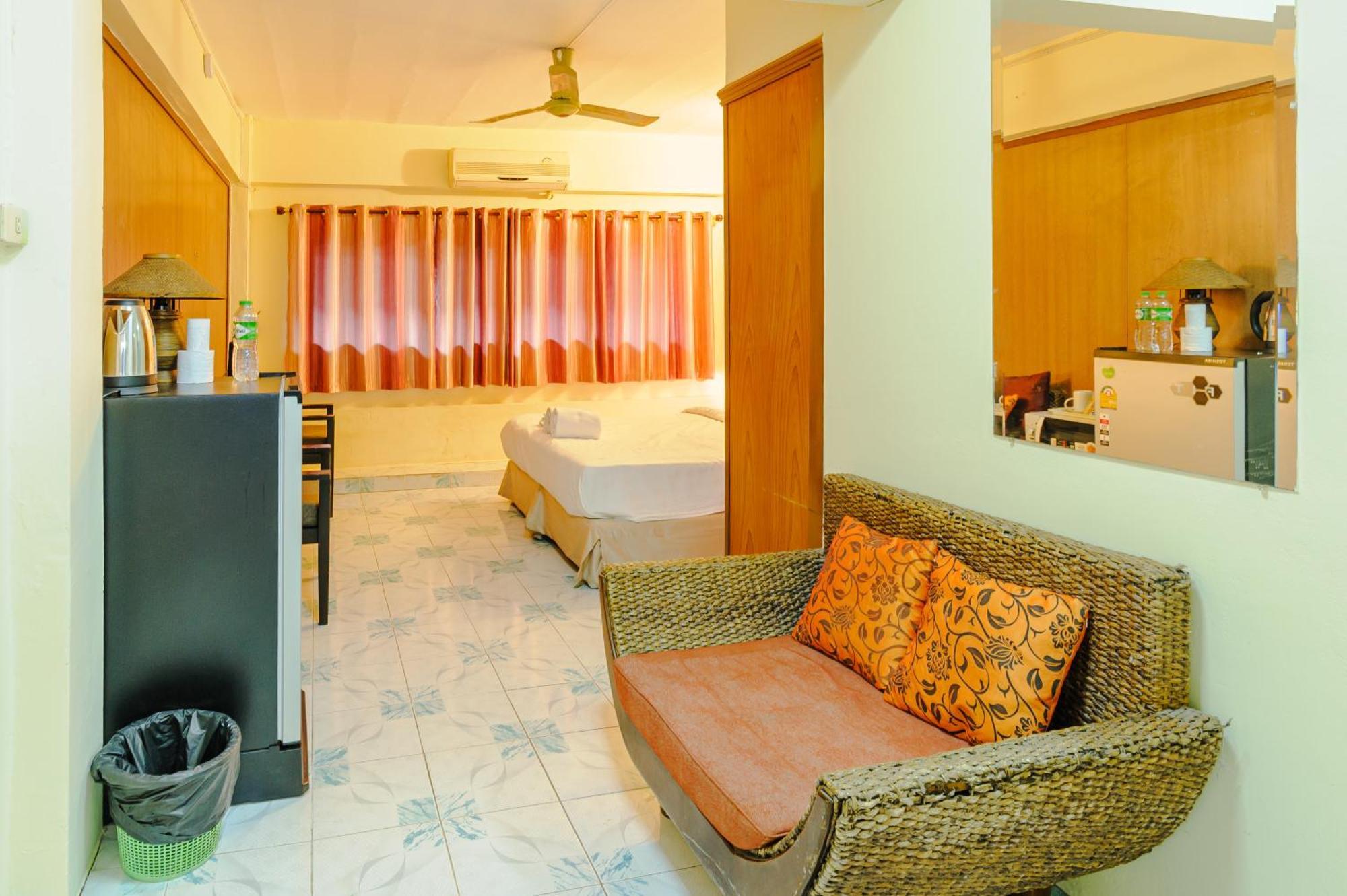 High5 Guesthouse Pattaya Eksteriør billede