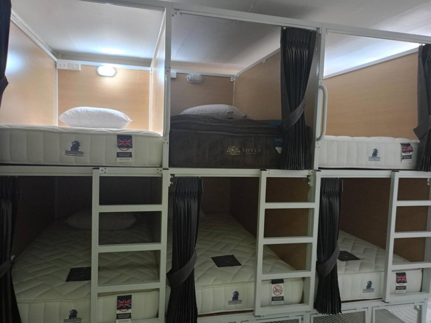 High5 Guesthouse Pattaya Eksteriør billede